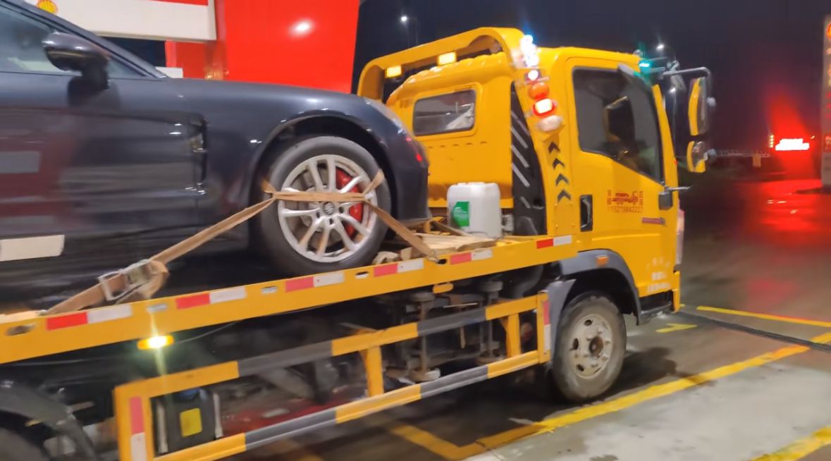 浦东新行车途中遇到突发状况该如何呼叫道路救援？